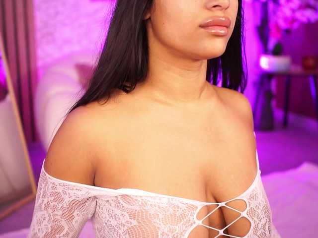 KiraKrush live cam on BongaCams