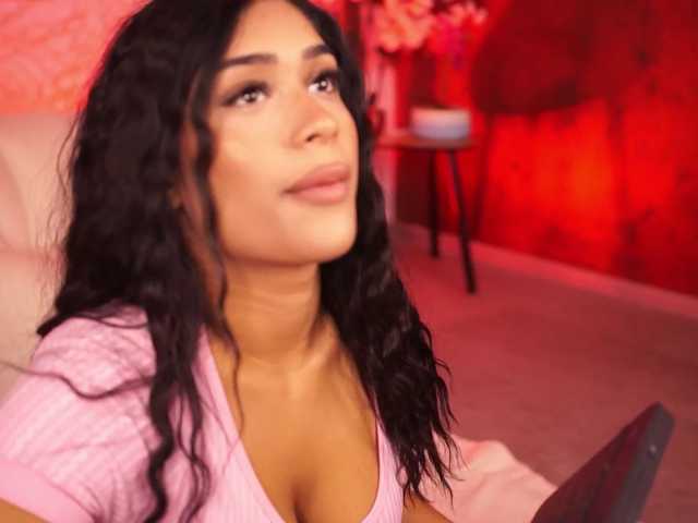 KiraKrush live cam on BongaCams