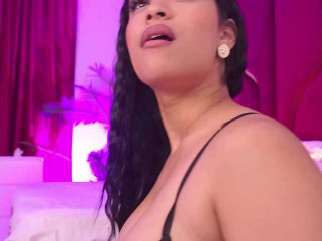 KiraKrush live cam on BongaCams