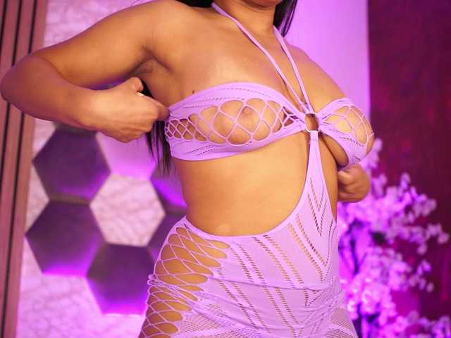 KiraKrush live cam on BongaCams