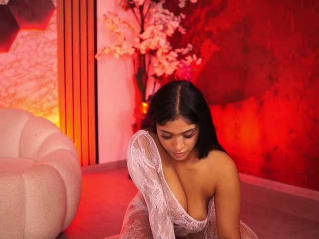 KiraKrush live cam on BongaCams