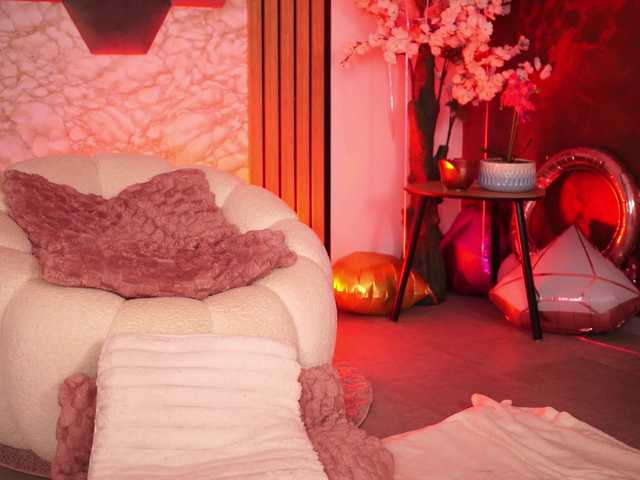 KiraKrush live cam on BongaCams