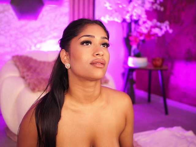 KiraKrush live cam on BongaCams