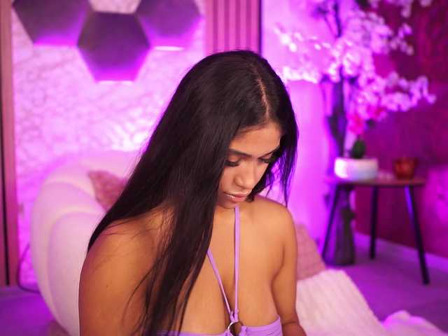 KiraKrush live cam on BongaCams