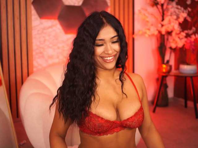 KiraKrush live cam on BongaCams