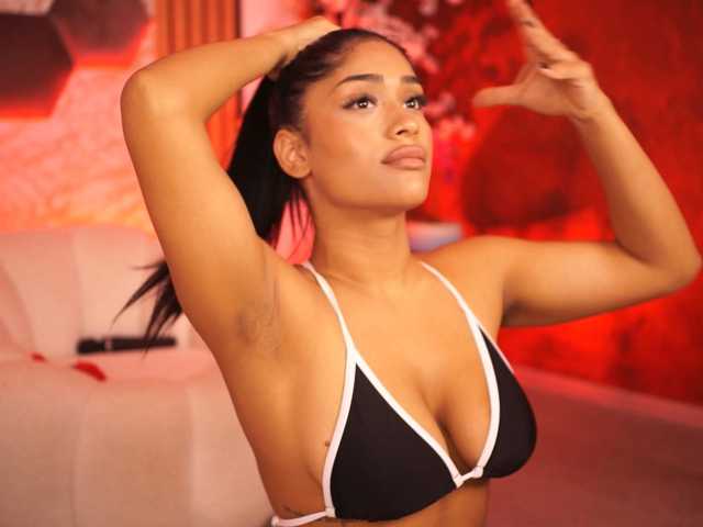 KiraKrush live cam on BongaCams