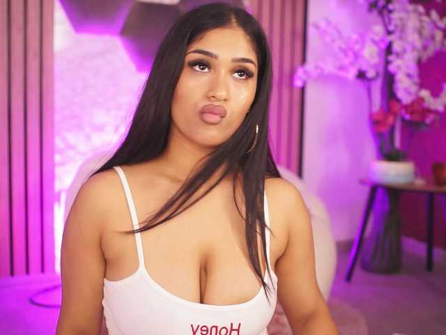 KiraKrush live cam on BongaCams