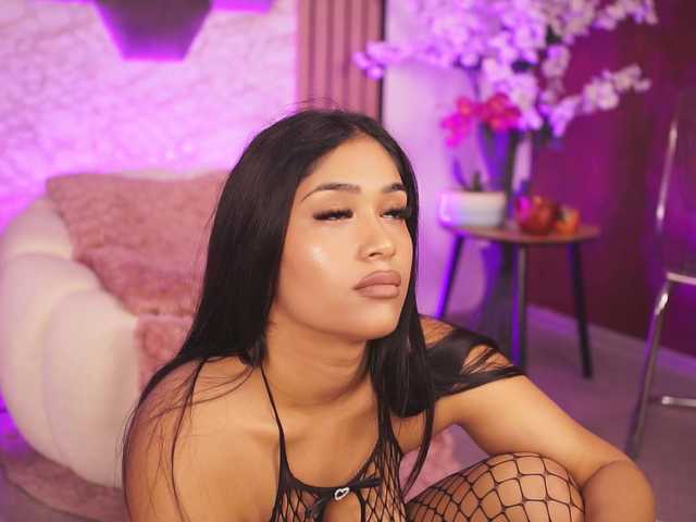KiraKrush live cam on BongaCams