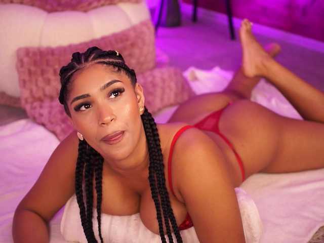 KiraKrush live cam on BongaCams