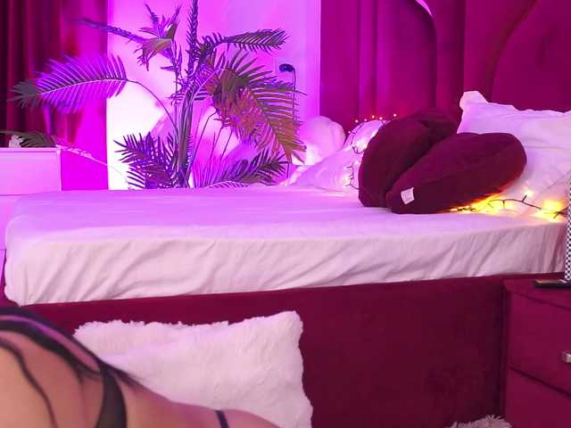 KiraKrush live cam on BongaCams