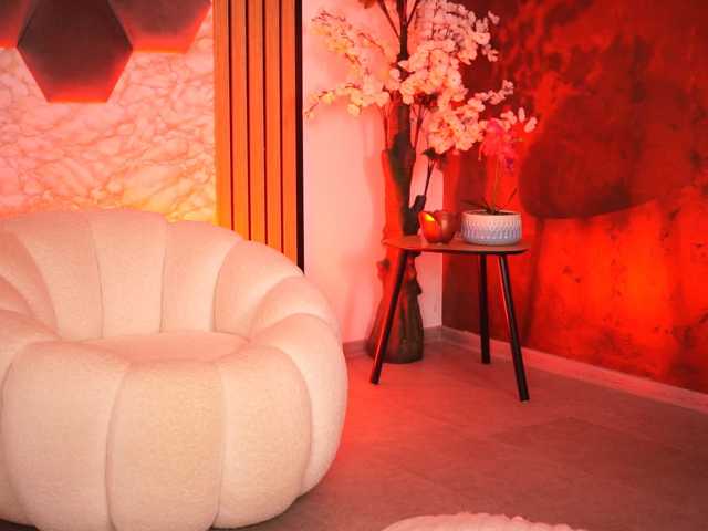 KiraKrush live cam on BongaCams