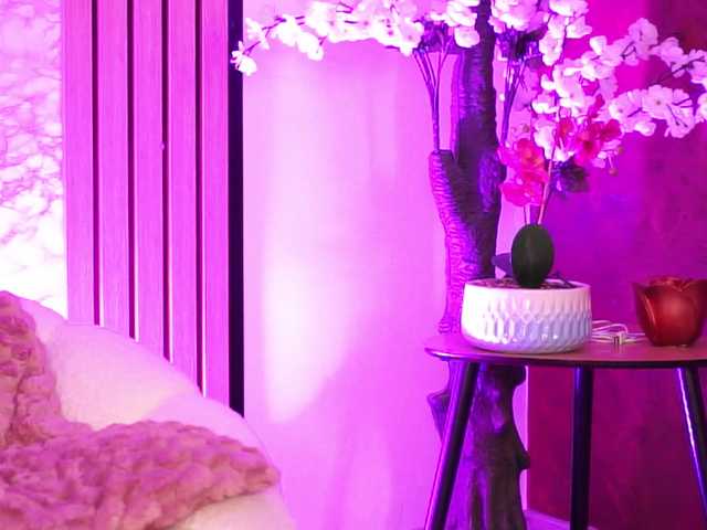 KiraKrush live cam on BongaCams