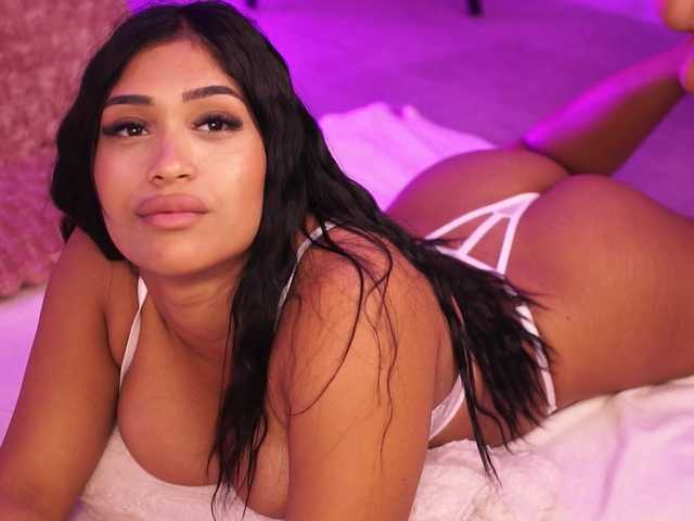 KiraKrush live cam on BongaCams