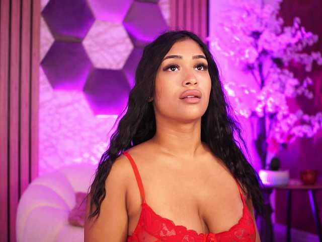 KiraKrush live cam on BongaCams