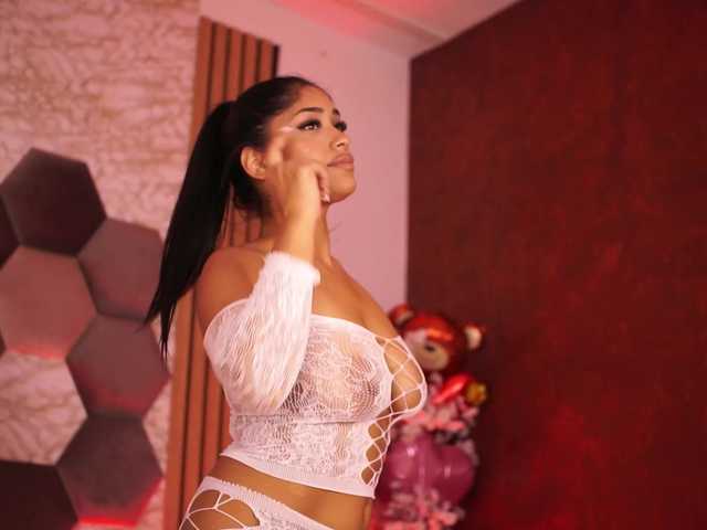 KiraKrush live cam on BongaCams