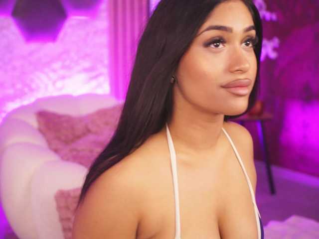 KiraKrush live cam on BongaCams