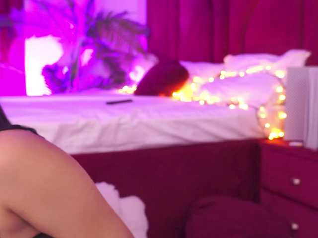 KiraKrush live cam on BongaCams