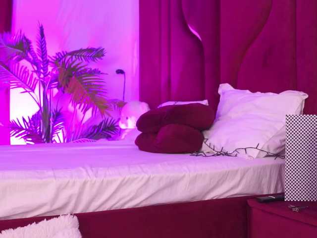 KiraKrush live cam on BongaCams