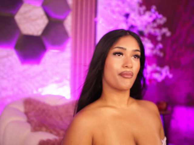 KiraKrush live cam on BongaCams