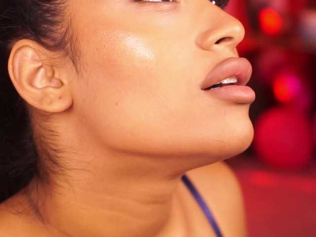 KiraKrush live cam on BongaCams