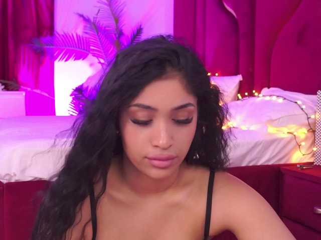 KiraKrush live cam on BongaCams