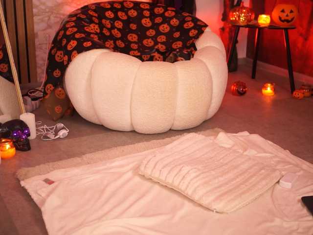 KiraKrush live cam on BongaCams