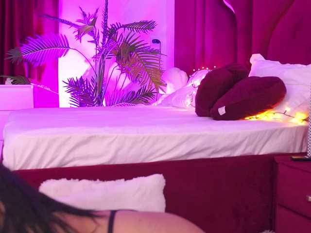 KiraKrush live cam on BongaCams