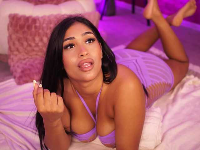 KiraKrush live cam on BongaCams