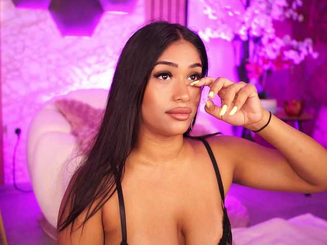 KiraKrush live cam on BongaCams