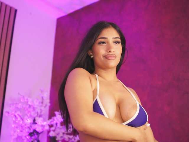 KiraKrush live cam on BongaCams