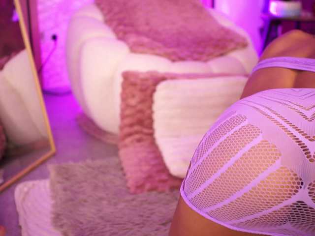 KiraKrush live cam on BongaCams
