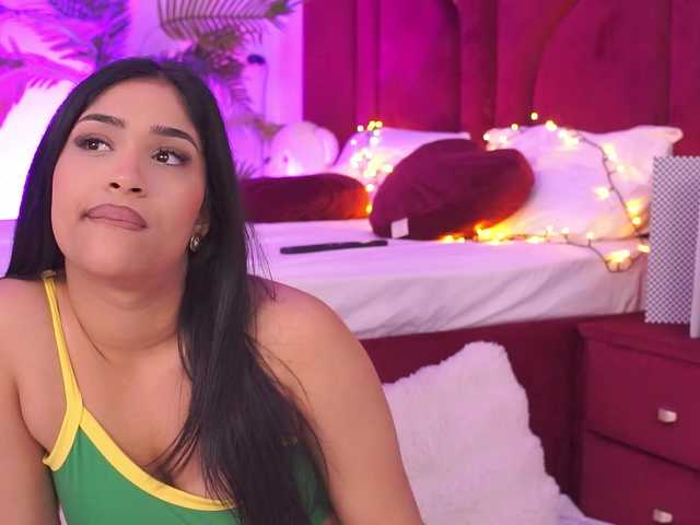 KiraKrush live cam on BongaCams