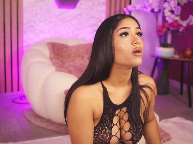 KiraKrush live cam on BongaCams
