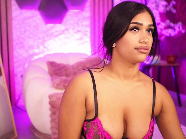 KiraKrush live cam on BongaCams