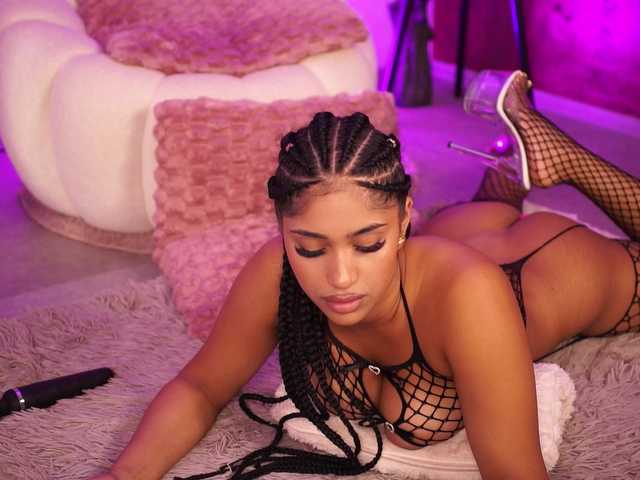KiraKrush live cam on BongaCams