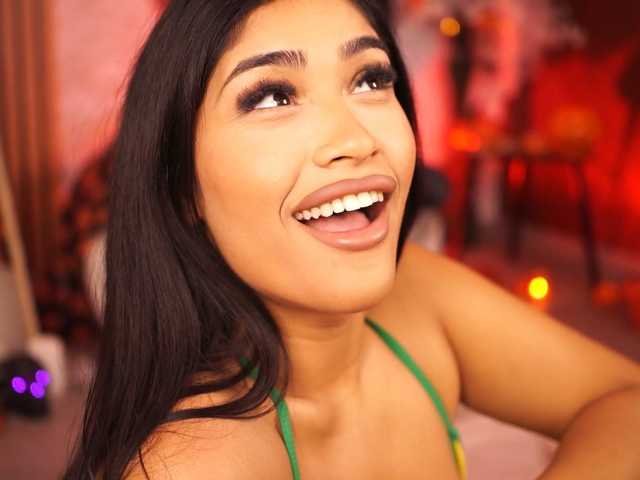 KiraKrush live cam on BongaCams