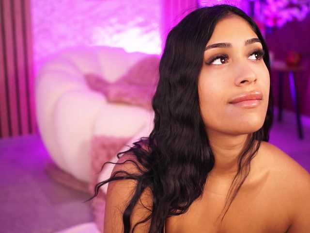 KiraKrush live cam on BongaCams