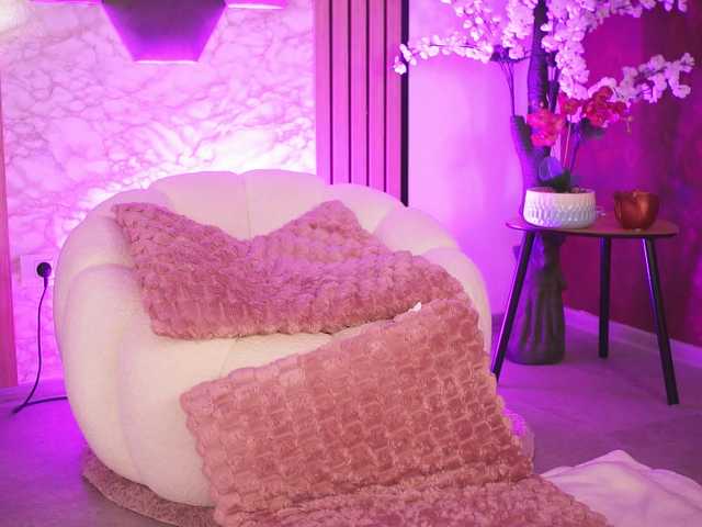 KiraKrush live cam on BongaCams