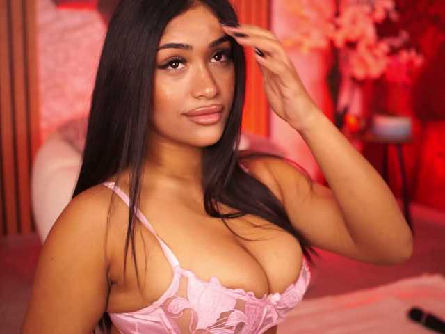 KiraKrush live cam on BongaCams