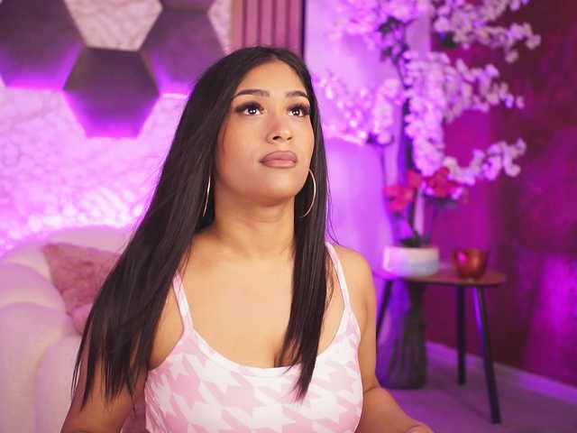 KiraKrush live cam on BongaCams