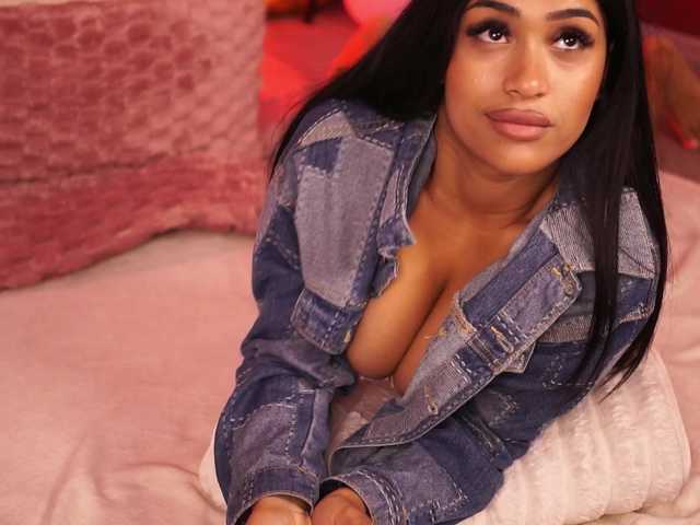 KiraKrush live cam on BongaCams