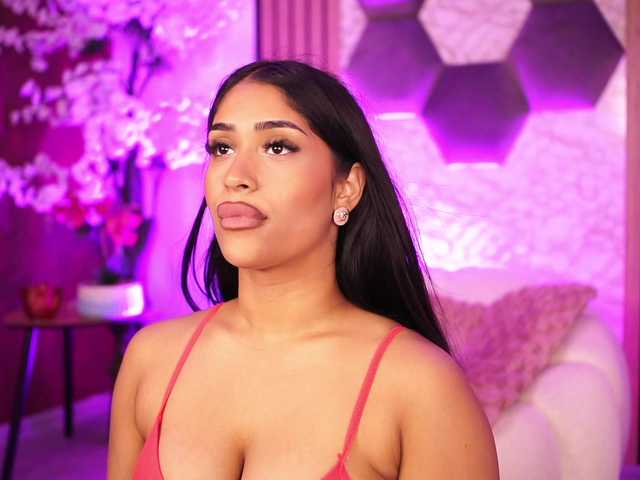 KiraKrush live cam on BongaCams