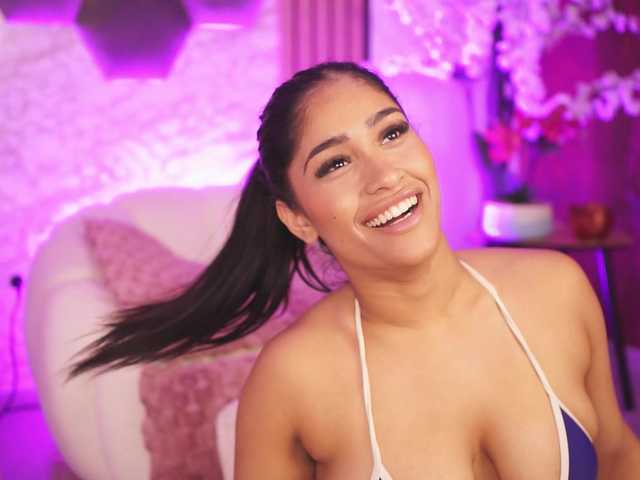 KiraKrush live cam on BongaCams