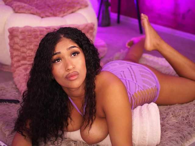 KiraKrush live cam on BongaCams