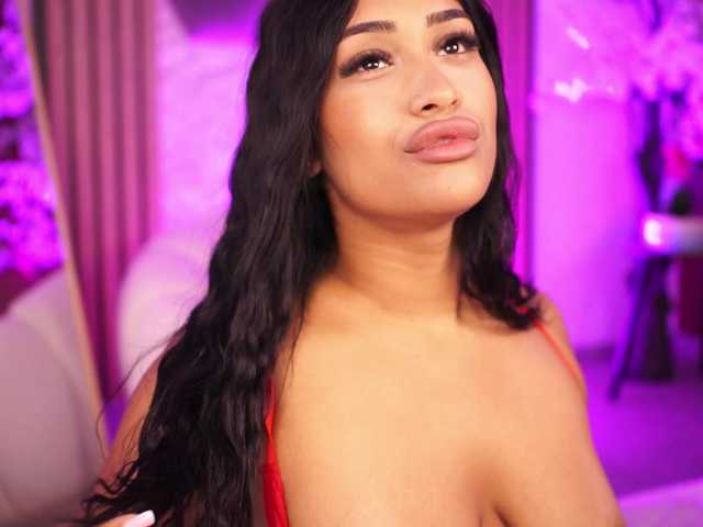 KiraKrush live cam on BongaCams