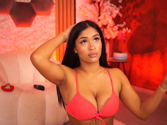 KiraKrush live cam on BongaCams