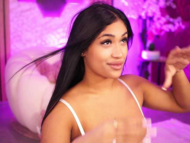 KiraKrush live cam on BongaCams