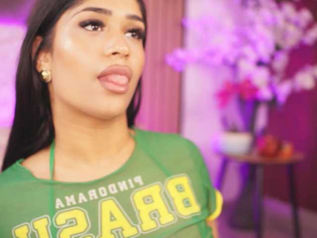 KiraKrush live cam on BongaCams