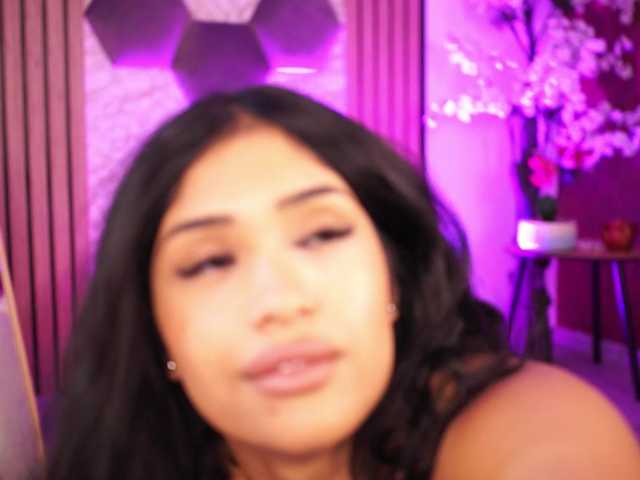 KiraKrush live cam on BongaCams