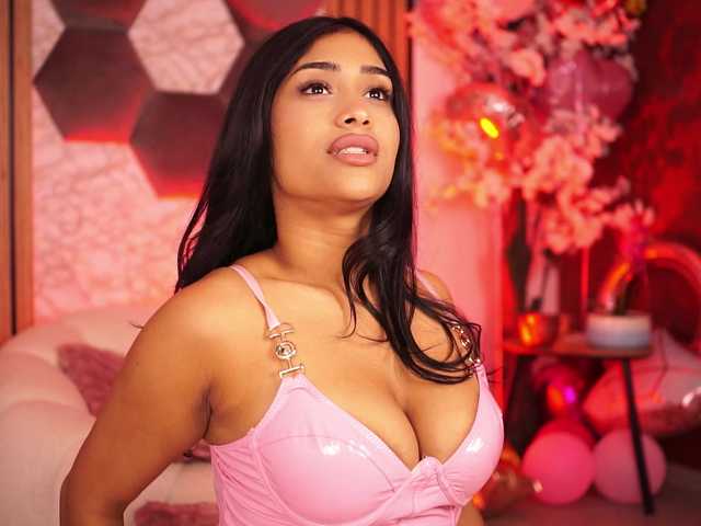 KiraKrush live cam on BongaCams